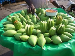 Mangoes, as displayed by the seller in front of the Samayapuram Mariyamman Temple at Samayapuram, Tiruchirappalli